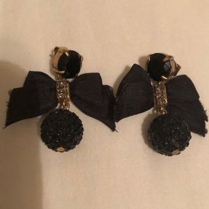 Black bow earring
